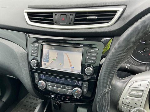 Nissan Qashqai 1.5 dCi Tekna 2WD Euro 5 (s/s) 5dr 4
