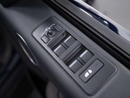 Land Rover Discovery 3.0 Discovery R-Dynamic SE D MHEV Auto 4WD 5dr 29