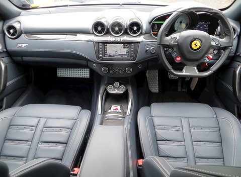 Ferrari FF 7