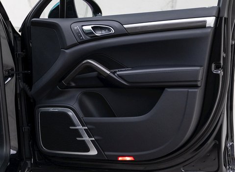 Porsche Cayenne Turbo S 22