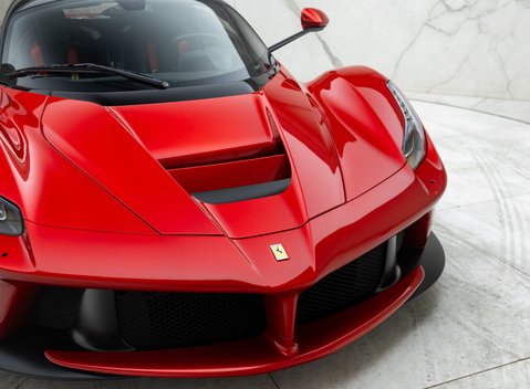 Ferrari LaFerrari 35