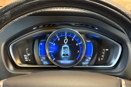 Volvo V40 2.0 T5 R-Design Pro Hatchback 5dr Petrol Auto Euro 6 (s/s) (245 ps) 9