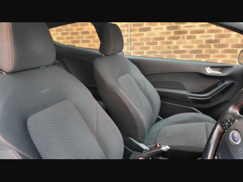 Ford Fiesta ST-LINE 14
