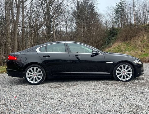 Jaguar XF 2.2d Portfolio Saloon 4dr Diesel Auto Euro 5 (s/s) (200 ps) 3