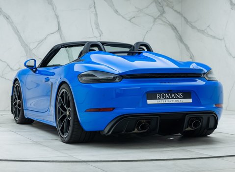 Porsche 718 SPYDER 10