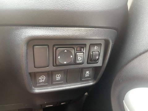Nissan Juke 1.2 DIG-T N-Connecta Euro 6 (s/s) 5dr 24