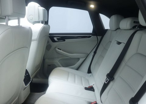 Porsche Macan 3.0 Macan S Semi-Auto 4WD 5dr 61