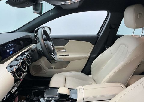 Mercedes-Benz A Class 1.3 A180 Sport Edition (Executive) Hatchback 5dr Petrol 7G-DCT Euro 6 (s/s) 9