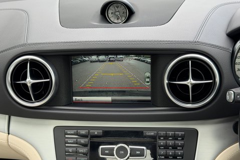Mercedes-Benz SL Series SL400 AMG SPORT - HARMAN KARDON -PORCELAIN LEATHER  40