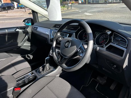 Volkswagen Touran 1.6 TDI BlueMotion Tech SE Family DSG Euro 6 (s/s) 5dr 22