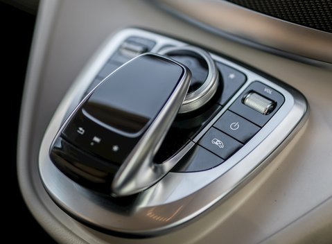 Mercedes-Benz V Class D AMG Line (Extra Long) 22