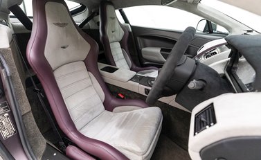 Aston Martin V12 Vantage S AMR 10