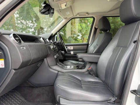 Land Rover Discovery 3.0 Discovery Graphite SDV6 Auto 4WD 5dr 40