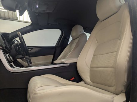 Jaguar XE 2.0 XE R-Dynamic S D Auto 4dr 37