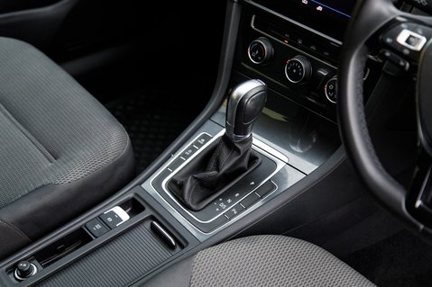 Volkswagen Golf MATCH TSI EVO DSG 28