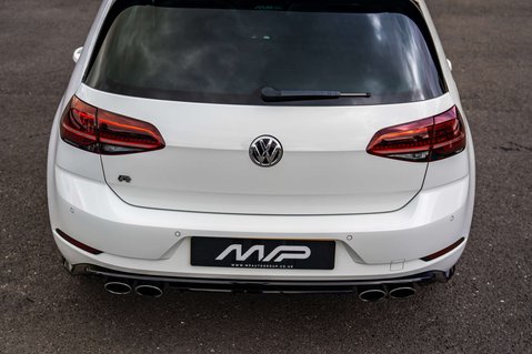 Volkswagen Golf 2.0 Golf R TSi Semi-Auto 4WD 5dr 44