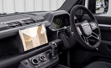 Land Rover Defender 90 V8 18