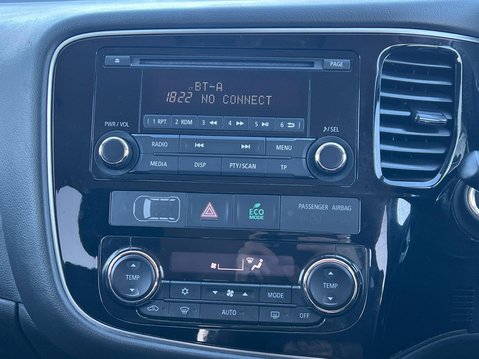 Mitsubishi Outlander DI-D 3 29