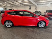 Ford Focus 1.0T EcoBoost Zetec S Euro 5 (s/s) 5dr 7