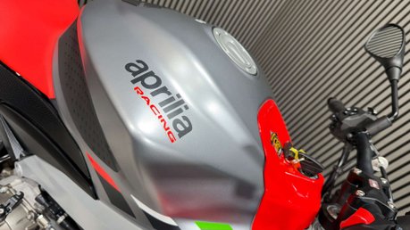 Aprilia Tuono 660 2021 ONLY 11K STUNNING BIKE NEW TYRES MID WEIGHT NAKED 20