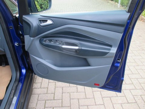 Ford C-Max 1.0T EcoBoost Titanium X Euro 5 (s/s) 5dr 45