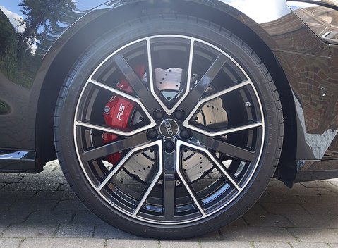 Audi RS6 Avant Performance 13