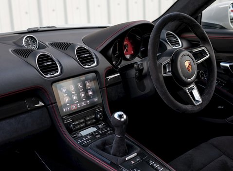 Porsche 718 Cayman GTS 15