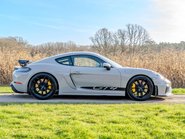 Porsche 718 Cayman GT4 PDK 4