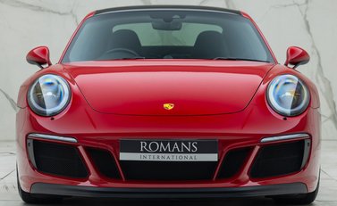 Porsche 911 Carrera 4 GTS (991.2) 7