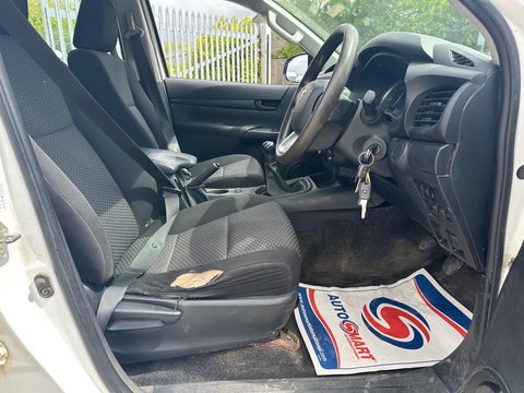Toyota Hilux ACTIVE 4WD D-4D DCB 15