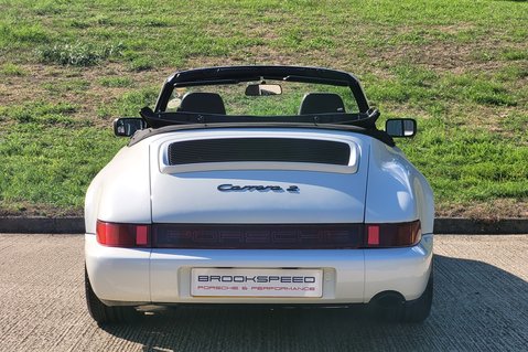 Porsche 911 CARRERA 2 8