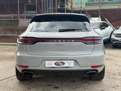 Porsche Macan PDK 5