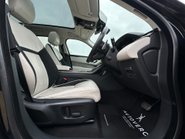 Land Rover Range Rover Velar R-DYNAMIC SE 42