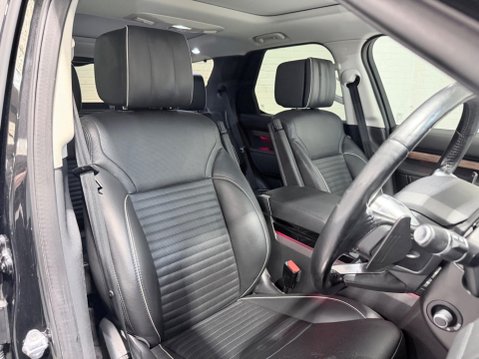 Land Rover Discovery 3.0 TD V6 HSE Luxury Auto 4WD Euro 6 (s/s) 5dr 8