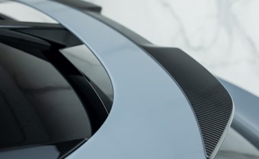 Aston Martin DBX 707 34