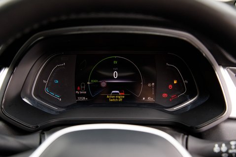Renault Captur TECHNO E-TECH 14