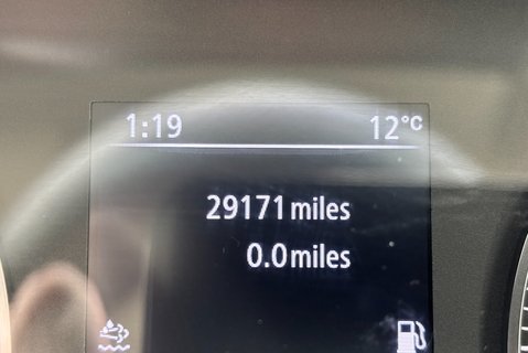 Renault Master ML35TW 130 ps dCi Business Tipper with Air Con / Tow Axle / Sat Nav 35