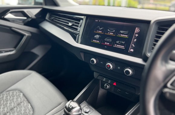 Audi A1 SPORTBACK 1.0 TFSI TECHNIK 24