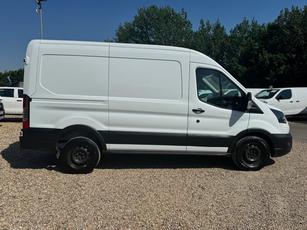 Ford Transit AUTO MWB L2H2 Medium Roof Trend 350 Air Con Sensors EURO 6 NO VAT 5