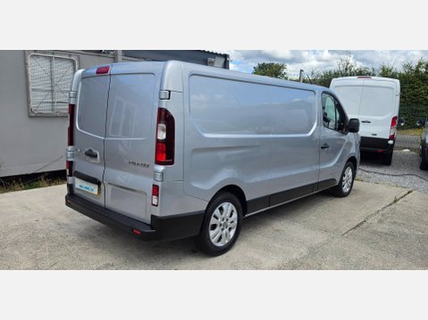 Renault Trafic SPORT LL30 L2 H1 LWB 2.0 DCI 130ps EU6 2