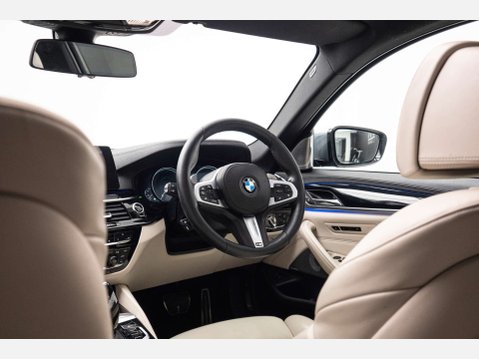 BMW 5 Series 3.0 540i xDrive M Sport Auto 4WD 4dr 9