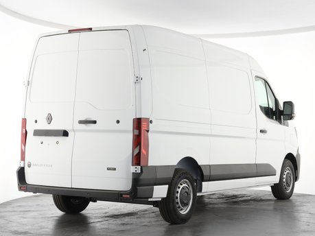 Renault Master MM35 104kW 87kWh Advance V2L Medium Roof Van Auto 4