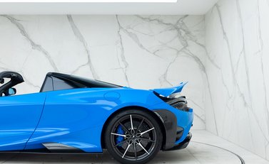 McLaren 765LT Spider 33