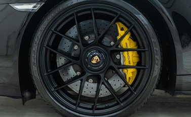 Porsche 911 Carrera GTS (991.2) 24