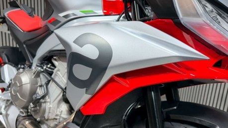 Aprilia Tuono 660 2021 ONLY 11K STUNNING BIKE NEW TYRES MID WEIGHT NAKED 19