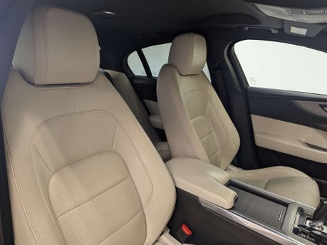 Jaguar XE 2.0 XE R-Dynamic S Auto 4dr 31