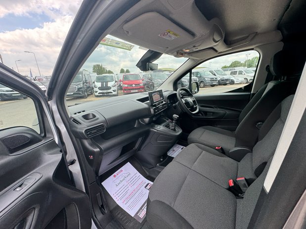 Citroen Berlingo SWB L1H1 [SOLD KH] Low Roof Driver Air Con Alloys Sensors EURO 6 12