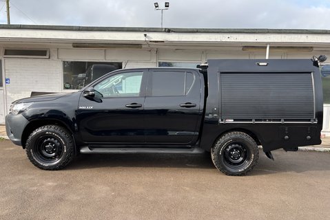 Toyota Hilux Active 4WD D-4D DCB Utility Service Body - Uprated to 3.5t 7