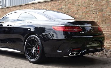 Mercedes-Benz S63 AMG Coupe 8