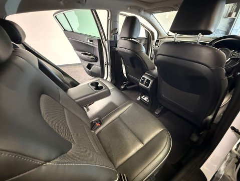 Kia Sportage 1.6 Sportage 4 CRDi ISG MHEV 4x4 Semi-Auto 4WD 5dr 44